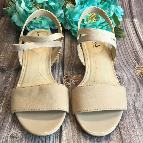 LIFESTRIDE Yolo Tan Ankle Strap Sandals - Picture 2 of 9